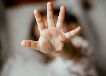 Komşunun cinsel istismarını öğretmen ortaya çıkardı