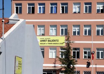 Lisede zehirlenme paniği