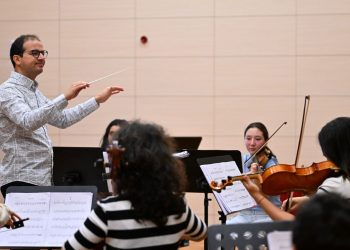 Londra Oda Orkestrası’nın Cumhuriyet’in 100. yılı konserini Türk şef yönetecek