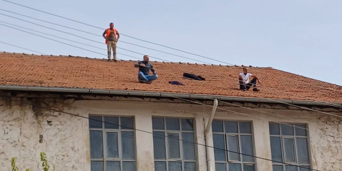 Madencilerden çatıda hareket