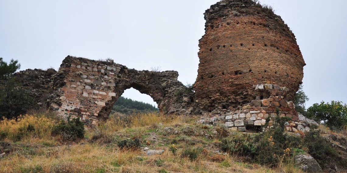 Manisa Kalesi’nde onarım çalışmaları başladı