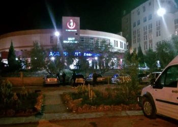 Mersin’de boşanma etabındaki eşini öldüren kişi, tıpkı silahla intihar etti