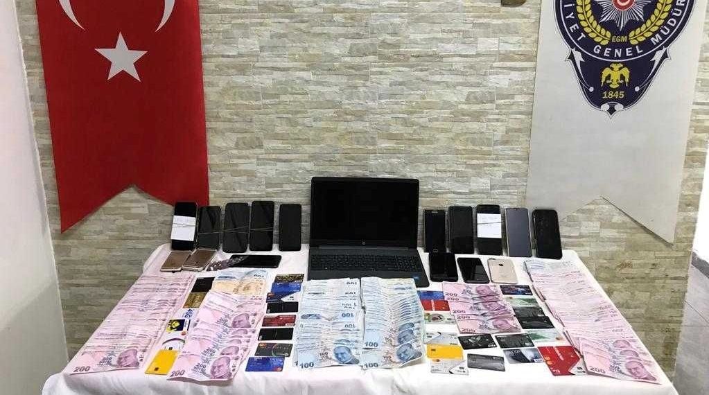 Mersin’de “sazan sarmalı” ve “şantaj” operasyonu