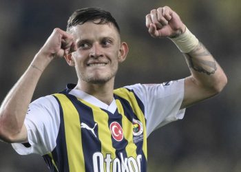 Napoli’nin grubu Szymanski’yi izlemeye geliyor