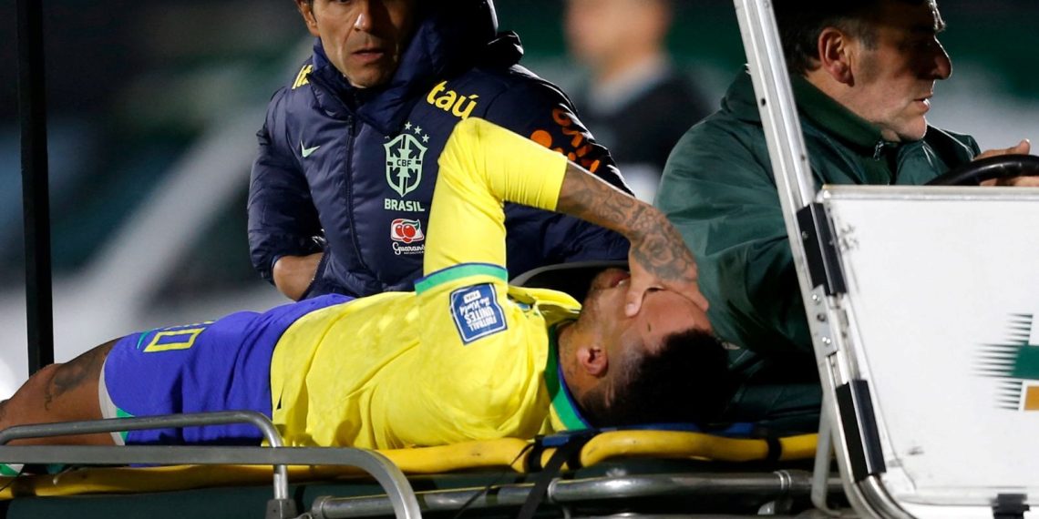 Neymar alanlardan uzun mühlet uzak kalacak