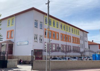 Öğrencinin dayısından öğretmene dayak