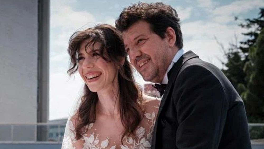 Oyuncu İlker Aksum baba oluyor