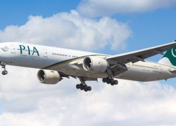 Pakistan Havayolları, yakıt bulamadığı için 322 uçuşunu iptal etti