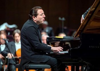 Piyanist Fazıl Say’dan İstanbul’da piyano resitali