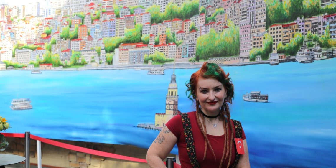 Ressam Alev Özas’tan 100 günde dev İstanbul tablosu