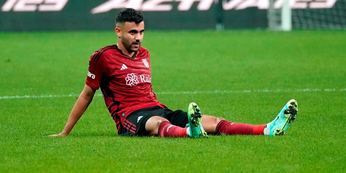 Sakatlık yaşayan Rachid Ghezzal maça devam edemedi