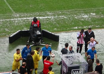 Samsunspor ile İstanbulspor erteleme maçına çıkıyor