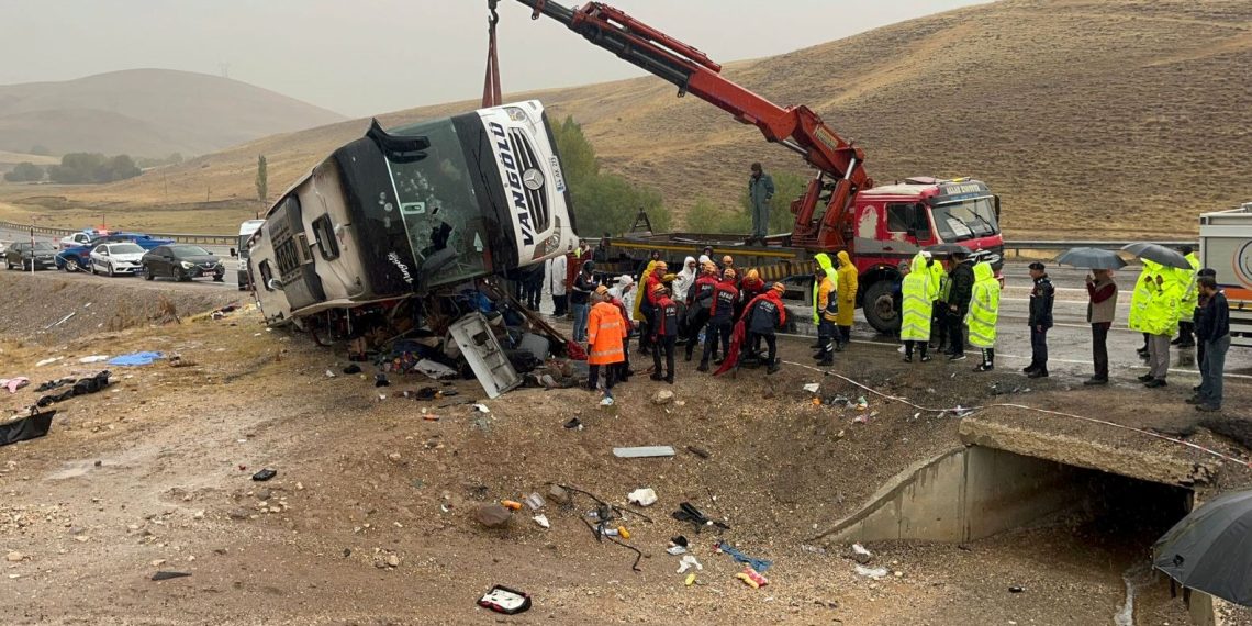 Sivas’taki kazadan acı haber (Muavin kurtarılamadı)