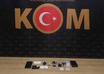 Şoför kursu imtihanına düzenekle girdiler