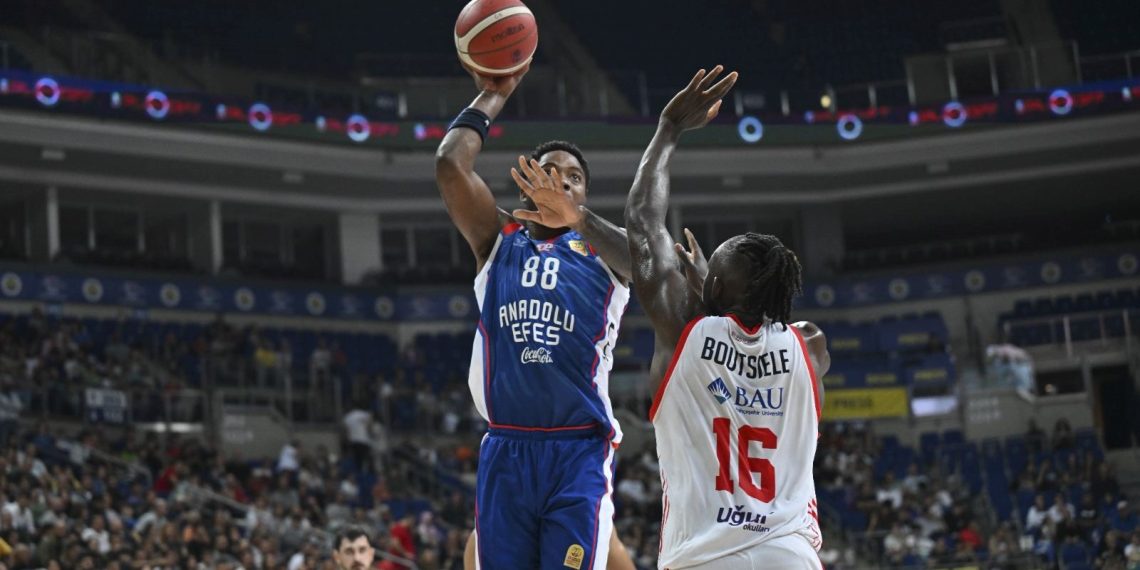 SON DAKİKA: Anadolu Efes’ten ligde 4’te 4
