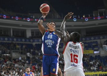 SON DAKİKA: Anadolu Efes’ten ligde 4’te 4