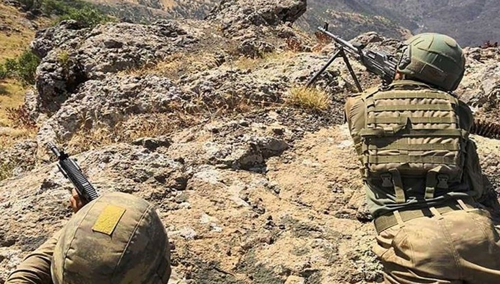 Taciz ateşi açan 4 PKK’lı etkisiz hale getirildi