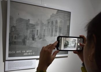 Tahran’da Cumhuriyetin 100. Yılında Tarihi Ankara Fotoğrafları Standı açıldı