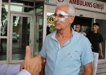 Taksici ve öğretmen ortasında park arbedesi