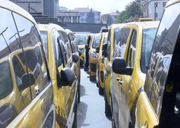 Taksicilerden “4+1 araç istiyoruz” aksiyonu