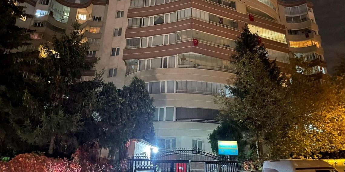 Tartıştığı ağabeyini tabancayla öldürüp intihar etti