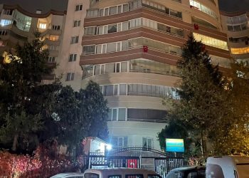 Tartıştığı ağabeyini tabancayla öldürüp intihar etti