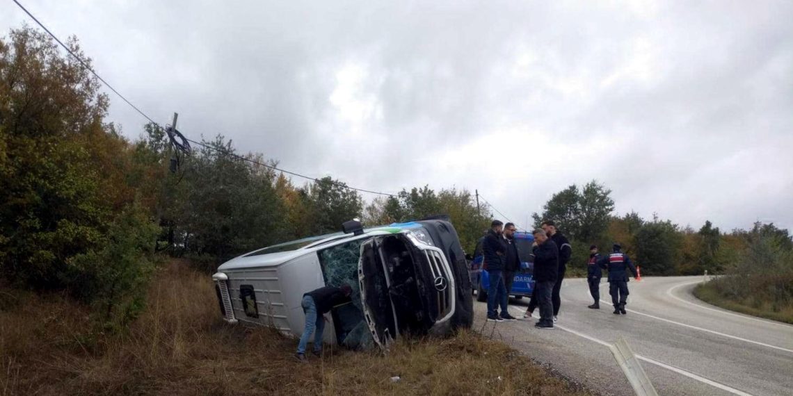 Tekirdağ’da yolcu minibüsü devrildi: 16 yaralı