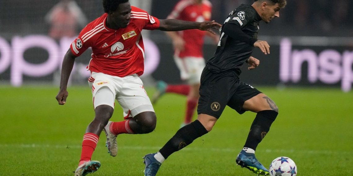 Teknik yöneticinin elini sıkmayan David Fofana’ya ceza