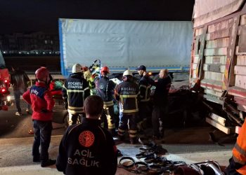 TEM’de feci kaza: 1 meyyit, 2 yaralı