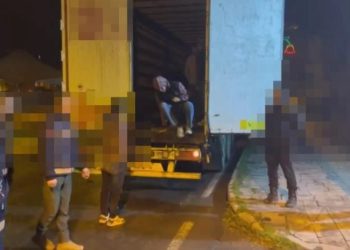 TIR dorsesinde 80 Afgan göçmen yakalandı