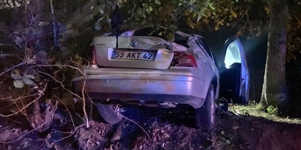 Tokat’ta araba şarampole devrildi: 5 kişi yaralandı