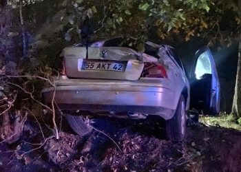 Tokat’ta araba şarampole devrildi: 5 kişi yaralandı