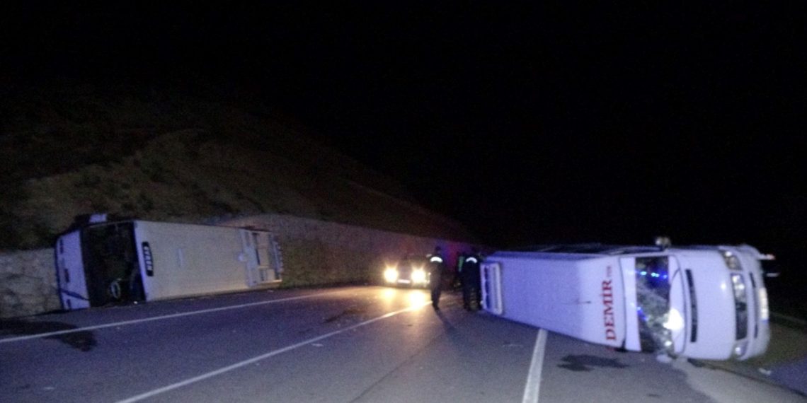 Uşak’ta iki personel servisi çarpıştı: 28 yaralı