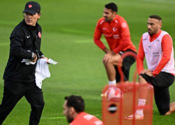 Vincenzo Montella: Şampiyona bize yeni fırsatlar verecek