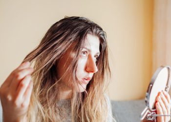 Yağlı saç bakımı nasıl yapılmalı? Yağlı saçlar için en gerçek teklifler