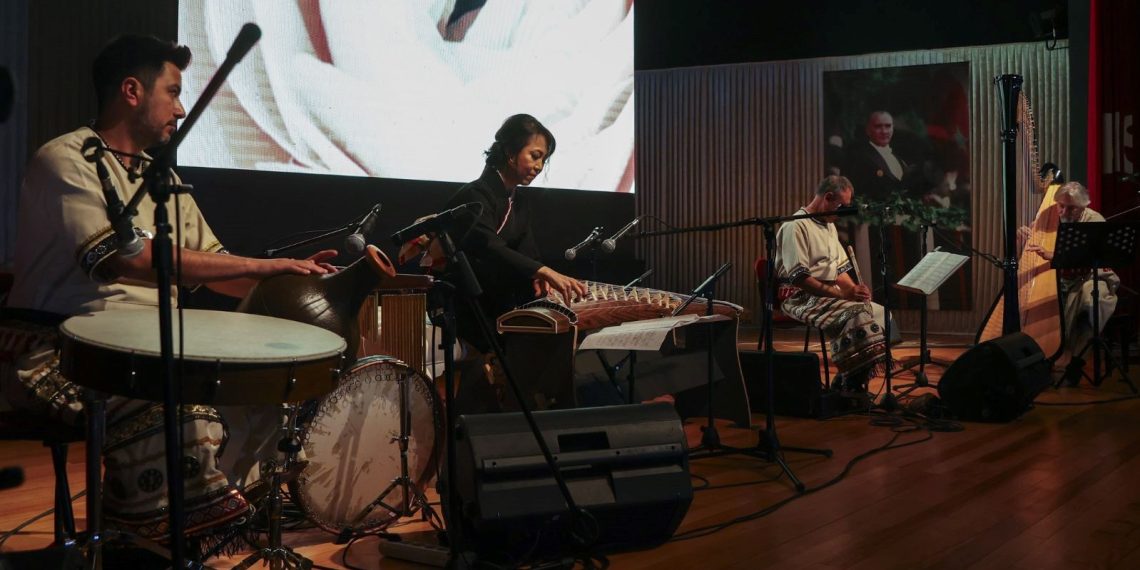 Yamatolia kümesi Türk ve Japan ezgilerini harmanlıyor