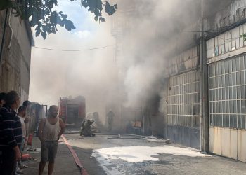 Zeytinburnu’nda iş yeri yangını