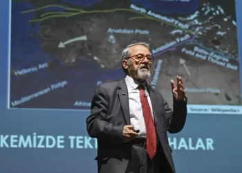 Naci Görür: Marmara tehdit altında, deprem olacak