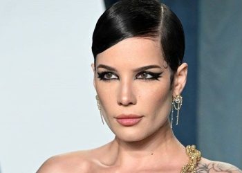 ABD’li müzikçi Halsey, Filistin’e yardım yollayan kuruluşlara bağış yapacak