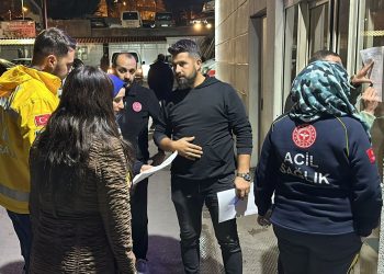 Adres soran sıhhat çalışanlarına demir sopalı atak