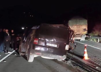 Amasya’da hafif ticari araç, kamyona arttan çarptı: Şoför ağır yaralı