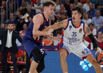 Anadolu Efes’te ameliyat edilen Derek Willis 2 ay sahadan uzak kalacak