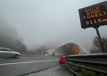 Anadolu Otoyolu Bolu Dağı Tüneli İstanbul istikameti heyelan riski nedeniyle kapatıldı