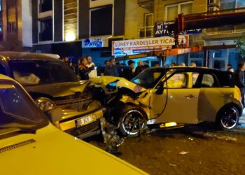 Aydın’da trafik kazası: 1’i polis 3 kişi yaralandı