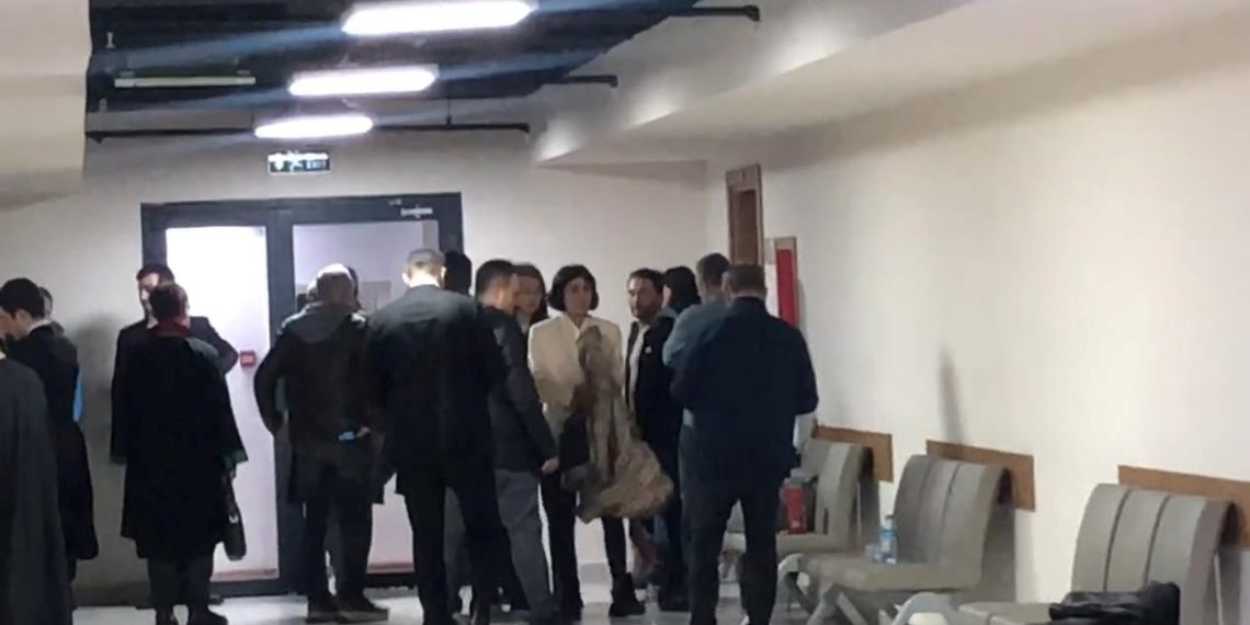 Bahar ve Nihal Candan kardeşler tutuklama kararının akabinde hudut krizi geçirdi