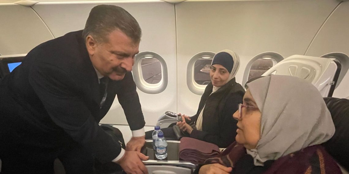 Bakan Koca: Gazze’den 50 kişilik üçüncü tahliye yapılacak