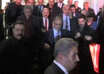 Bakan Özhaseki, Malatya sarsıntısına Adıyaman’da yakalandı