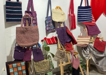 Bayana şiddetle gayret gününde bayanlar stant açtı