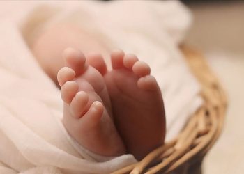 Bebeğini öldürüp toprağa gömen anneye 8 yıl 4 ay mahpus