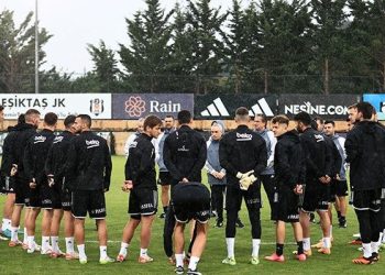 Beşiktaş’ta yeni teknik yönetici İstek Çalımbay birinci egzersizine çıktı